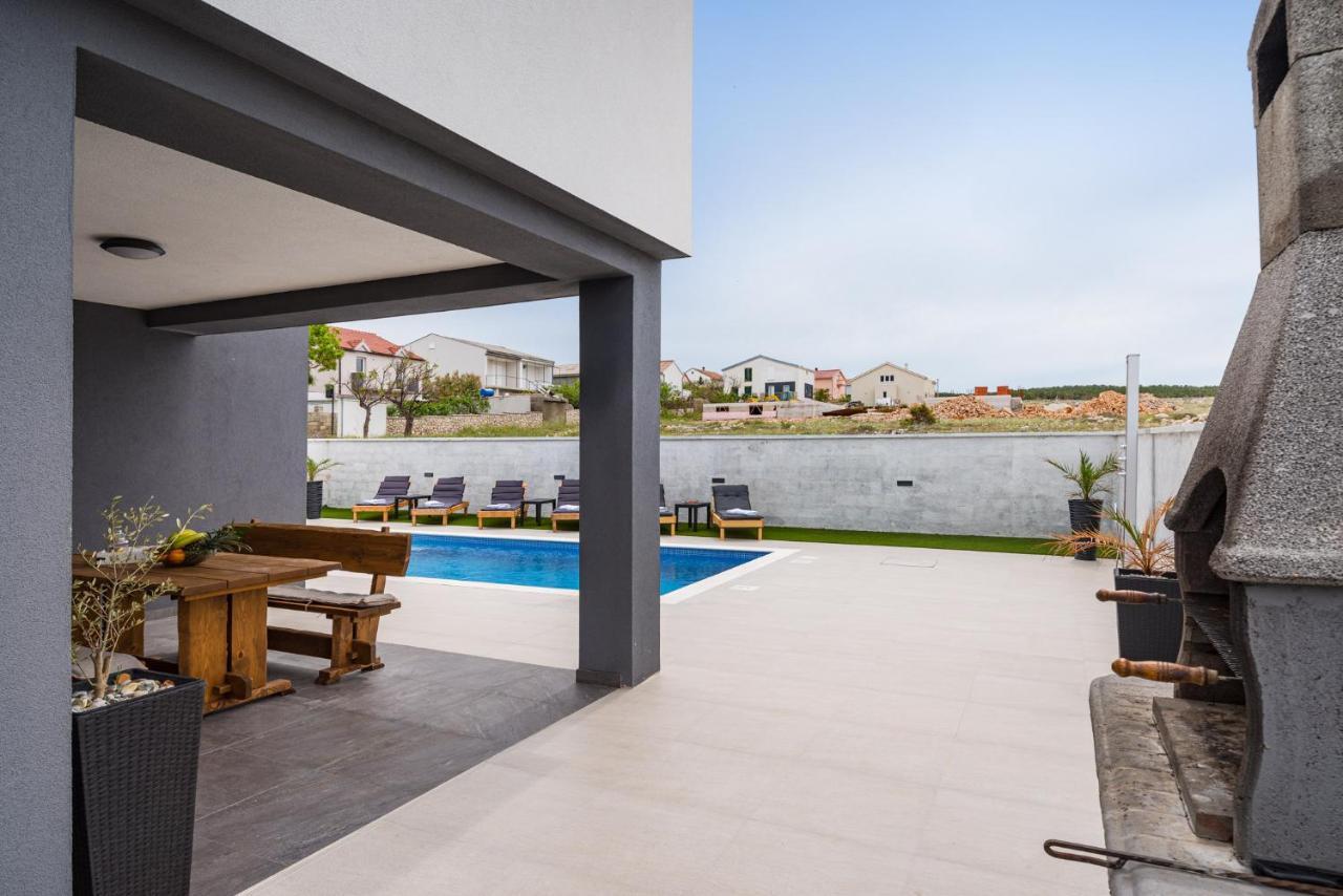 Luxury Villa Noemi Razanac Exterior photo