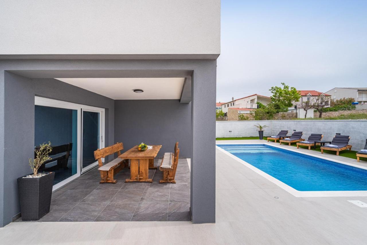 Luxury Villa Noemi Razanac Exterior photo