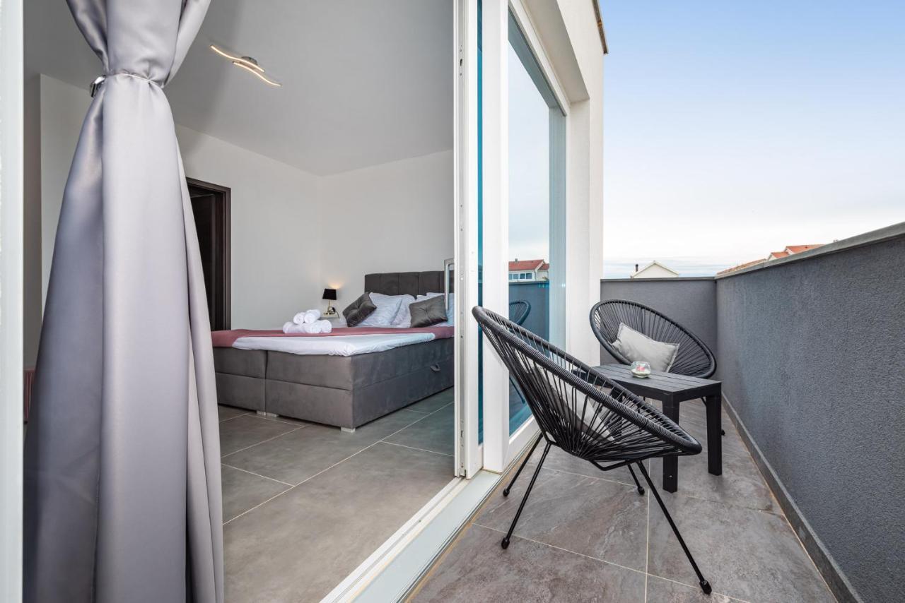 Luxury Villa Noemi Razanac Exterior photo