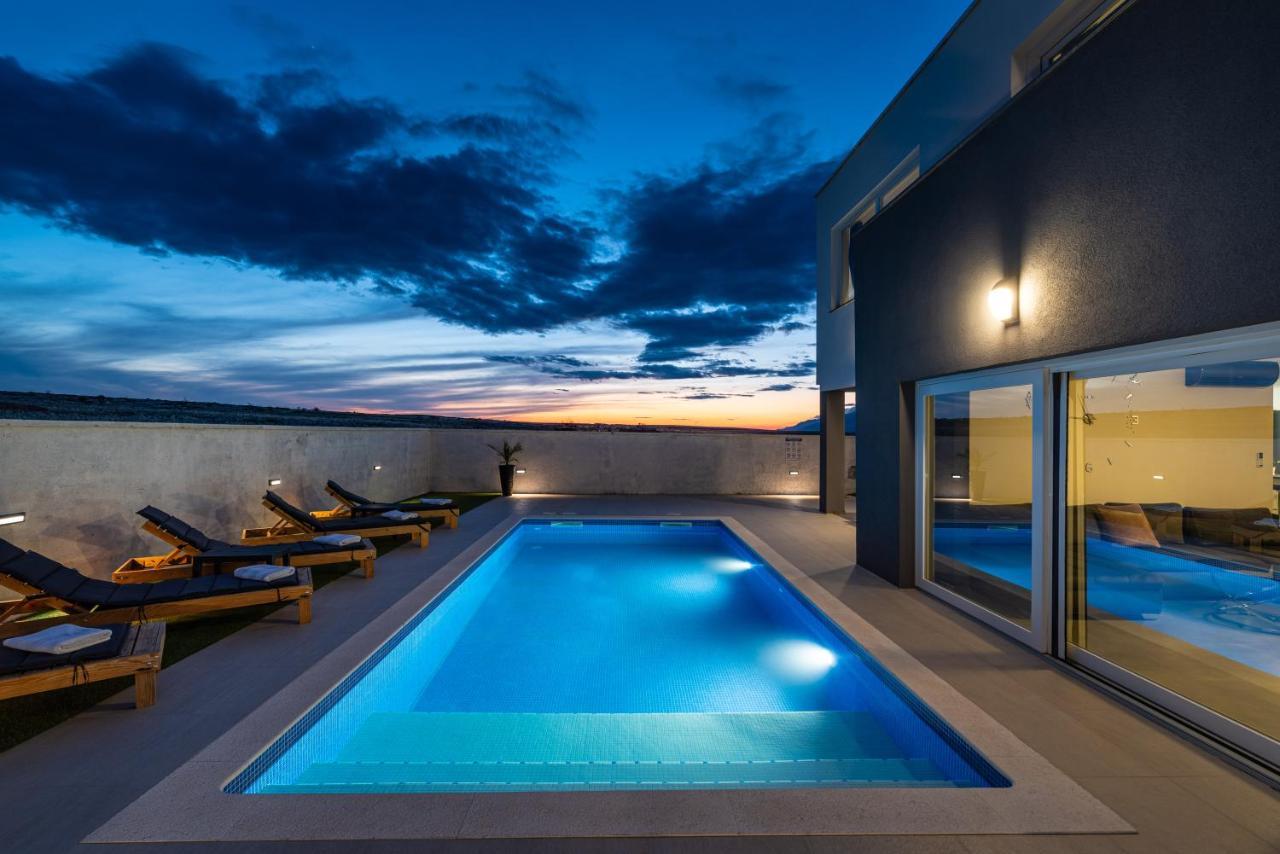 Luxury Villa Noemi Razanac Exterior photo
